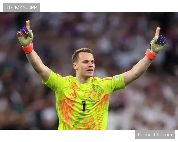 诺伊尔后场组织稳健如磐，足球智慧引领球队攻防转换