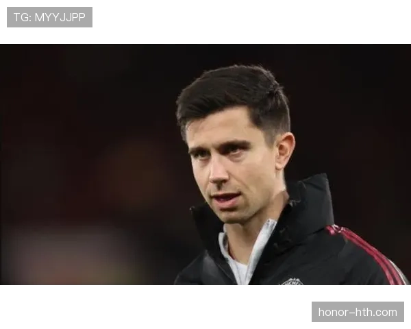 黄潜定位球表现出色,持续提升攻击力度助球队争夺荣誉 黄潜定位球表现出色,持续提升攻击力度助球队争夺荣誉