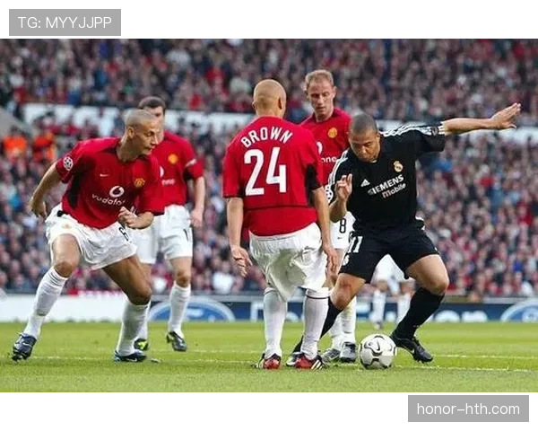 菲戈职业生涯轨迹:从里斯本到伯纳乌再到诺坎普的传奇之路 菲戈职业生涯轨迹:从里斯本到伯纳乌再到诺坎普的传奇之路