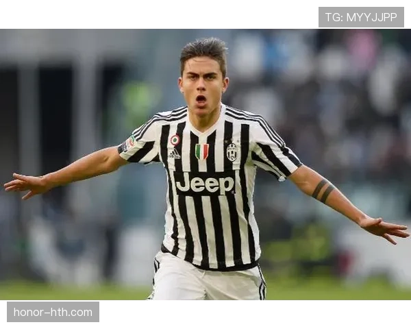 迪巴拉居然住豪宅还养了猫？感觉跟赛场上差一百倍！